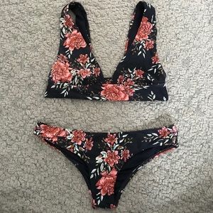 Billabong Navy floral set